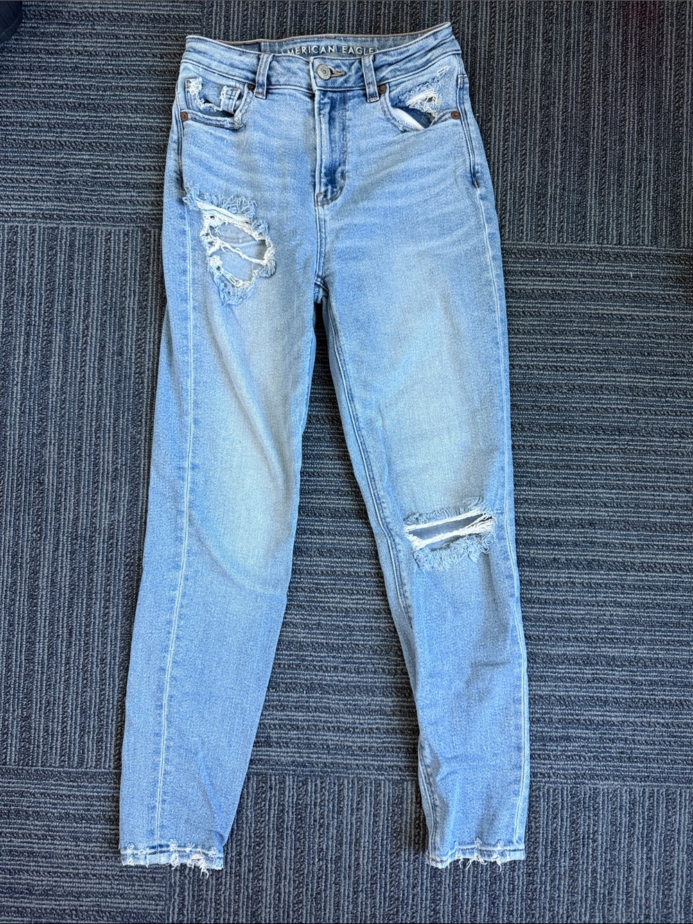 American Eagle Outfitters Light Blue High-Rise Mom Jeans